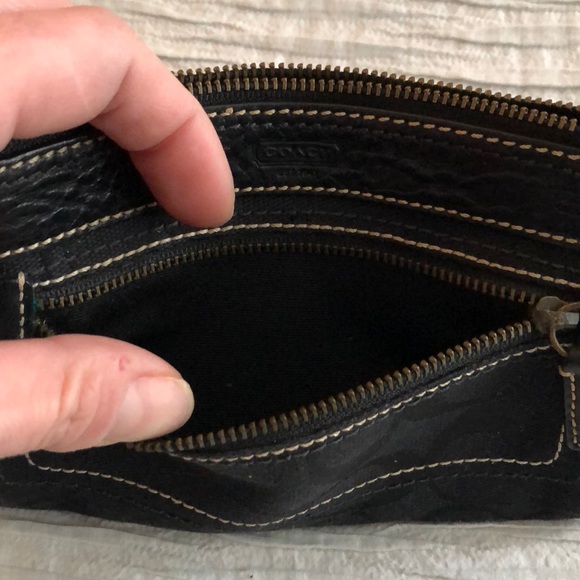 Coach black cloth and leather wristlet - Picture 5 of 7
